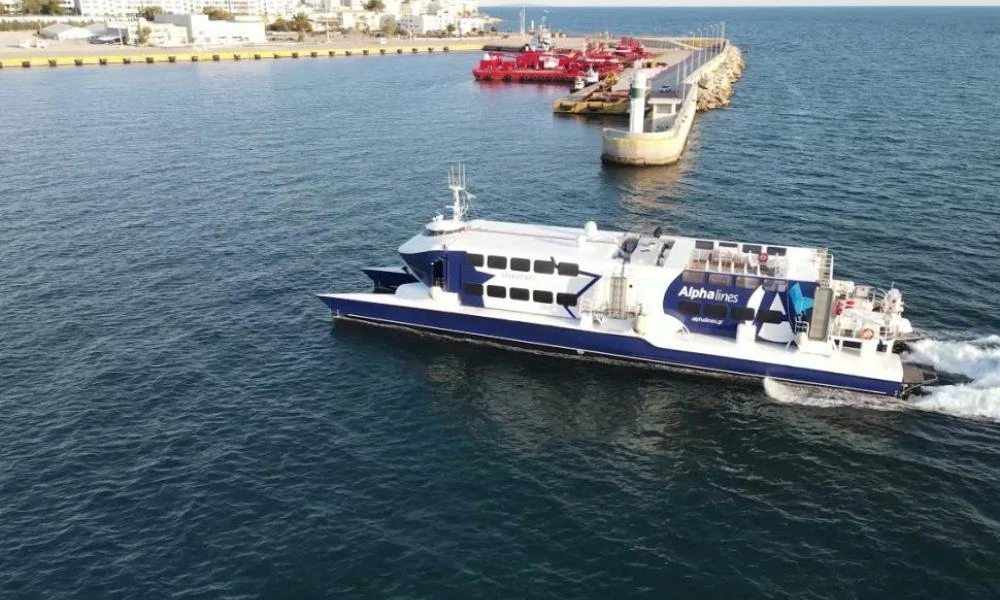 Μηχανική βλάβη στο Speed Cat 1 με 130 επιβαίνοντες